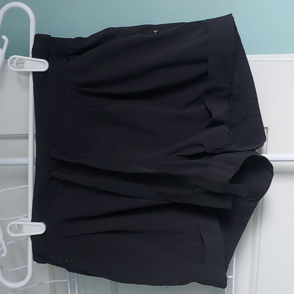 Lululemon Athletica Spring Break Away Short 4-way Stretch 3" Black Cuffed Active
